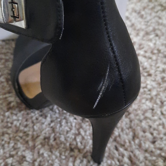 Classic black heels - Picture 5 of 6